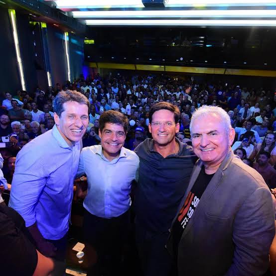 ACM Neto em encontro com lideranças baianas